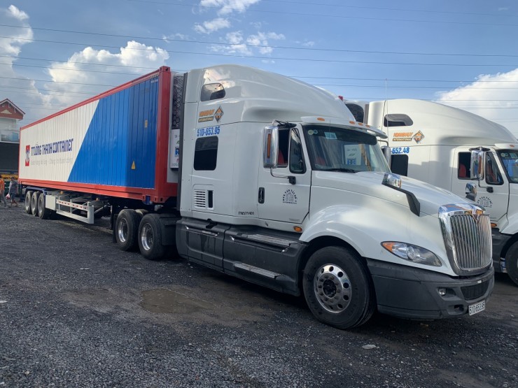Xe Container Khô TPHCM: Lựa Chọn Tối Ưu Cho Vận Tải 2025