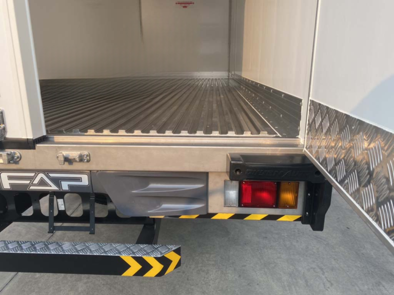 sàn thùng xe tải